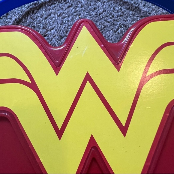 Wonder Woman Figural Pail - Picture 3 of 5
